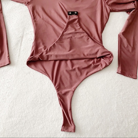NWT Lulu’s Mauve CutOut Shoulder Long Sleeve Bodysuit - Picture 11 of 13